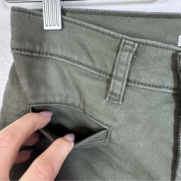 Levi's® Ribcage Wide Leg Crop in Forest Green Size 25 - Picture 4 of 10